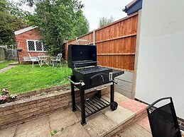 Homey 4 bedroom house for large groups