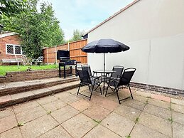 Homey 4 bedroom house for large groups