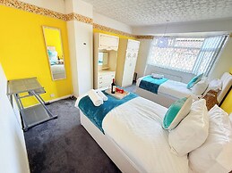 Homey 4 bedroom house for large groups
