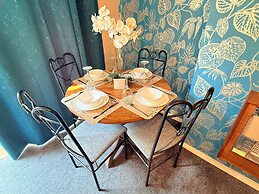 Homey 4 bedroom house for large groups