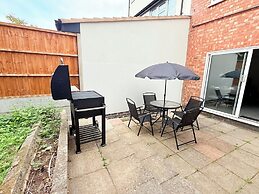 Homey 4 bedroom house for large groups