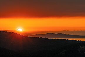 Blue Horizon Mountain Retreat B&B