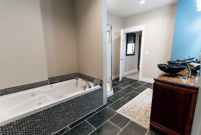 Blue Horizon Mountain Retreat B&B