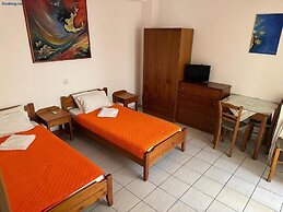 Michalis Studios & Apartments