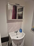 Room-private Room, Closer to Train Stati