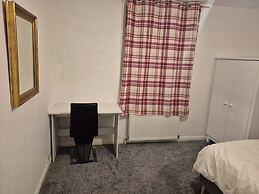 Room-private Room, Closer to Train Stati