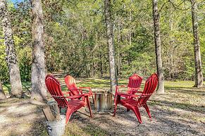 2BR Dog-friendly Home Near Lake w/ Fire Pit