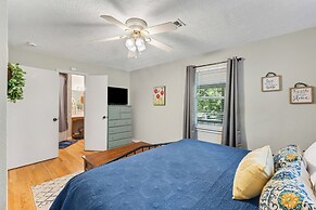 2BR Dog-friendly Home Near Lake w/ Fire Pit
