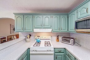 2BR Dog-friendly Home Near Lake w/ Fire Pit