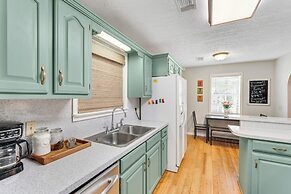 2BR Dog-friendly Home Near Lake w/ Fire Pit