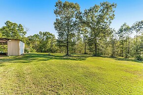 2BR Dog-friendly Home Near Lake w/ Fire Pit
