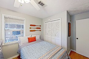 2BR Dog-friendly Home Near Lake w/ Fire Pit