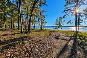 2BR Dog-friendly Home Near Lake w/ Fire Pit