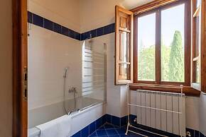 Apartment in Laterina With Pool