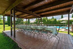 Apartment in Laterina With Garden