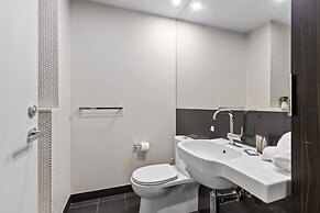 Fitzroy North 1-bed With Balcony by Edinburgh Park