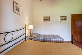Apartment in Laterina With Shared Pool