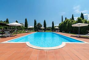 Apartment in Laterina With Shared Pool