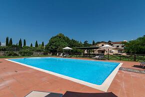 Apartment in Laterina With Shared Pool