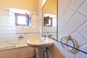 Apartment in Laterina With Shared Pool