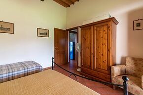 Apartment in Laterina With Shared Pool