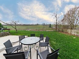 Charming Holiday Home With Garden