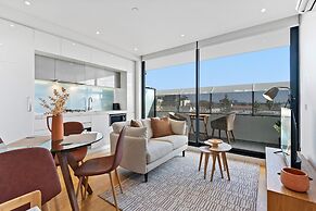 Bayside Apartment Living Close to the Beach
