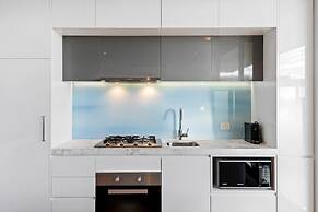 Bayside Apartment Living Close to the Beach