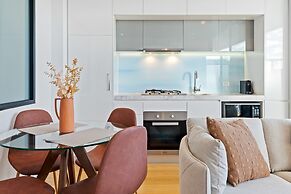 Bayside Apartment Living Close to the Beach