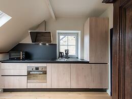 Spacious Holiday Home With Sunny Terrace