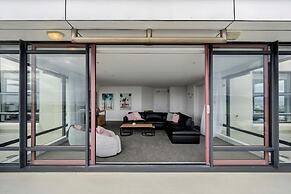U Suites at The Links