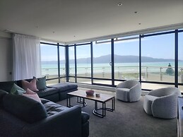 U Suites at The Links