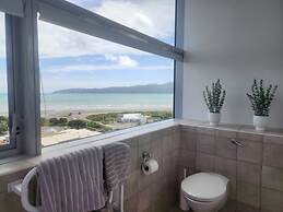 U Suites at The Links
