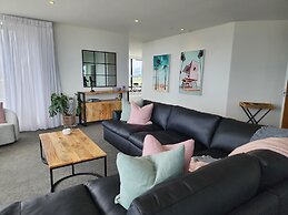 U Suites at The Links