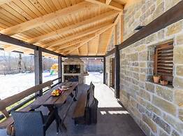 Lovinac Spa by Režek