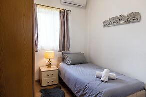Cosy APT in Sliema- 2 mins walk from sea