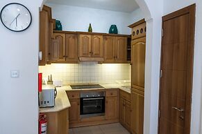 Cosy APT in Sliema- 2 mins walk from sea