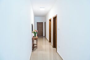 Cosy APT in Sliema- 2 mins walk from sea