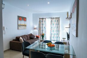 Cosy APT in Sliema- 2 mins walk from sea