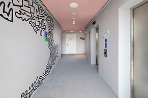 Nest Hotel, Aljada