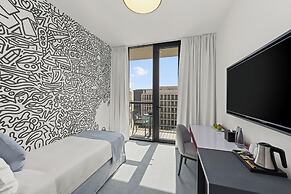 Nest Hotel, Aljada