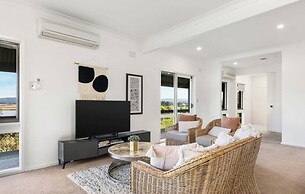 Yarra Valley Farmstay - Wine & Views !