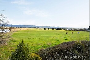 Yarra Valley Farmstay - Wine & Views !