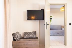 Manthos Beachfront Apartments