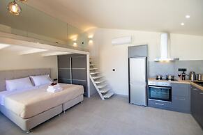 Manthos Beachfront Apartments