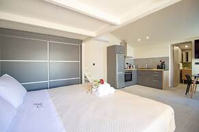 Manthos Beachfront Apartments