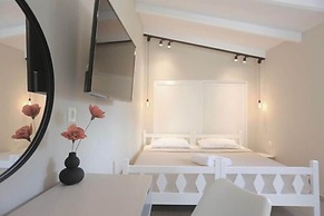 Manthos Beachfront Apartments