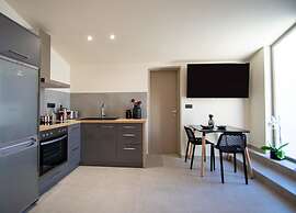 Manthos Beachfront Apartments