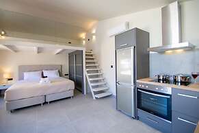 Manthos Beachfront Apartments