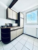 Cozy 7BR Villa Near Blumengarten